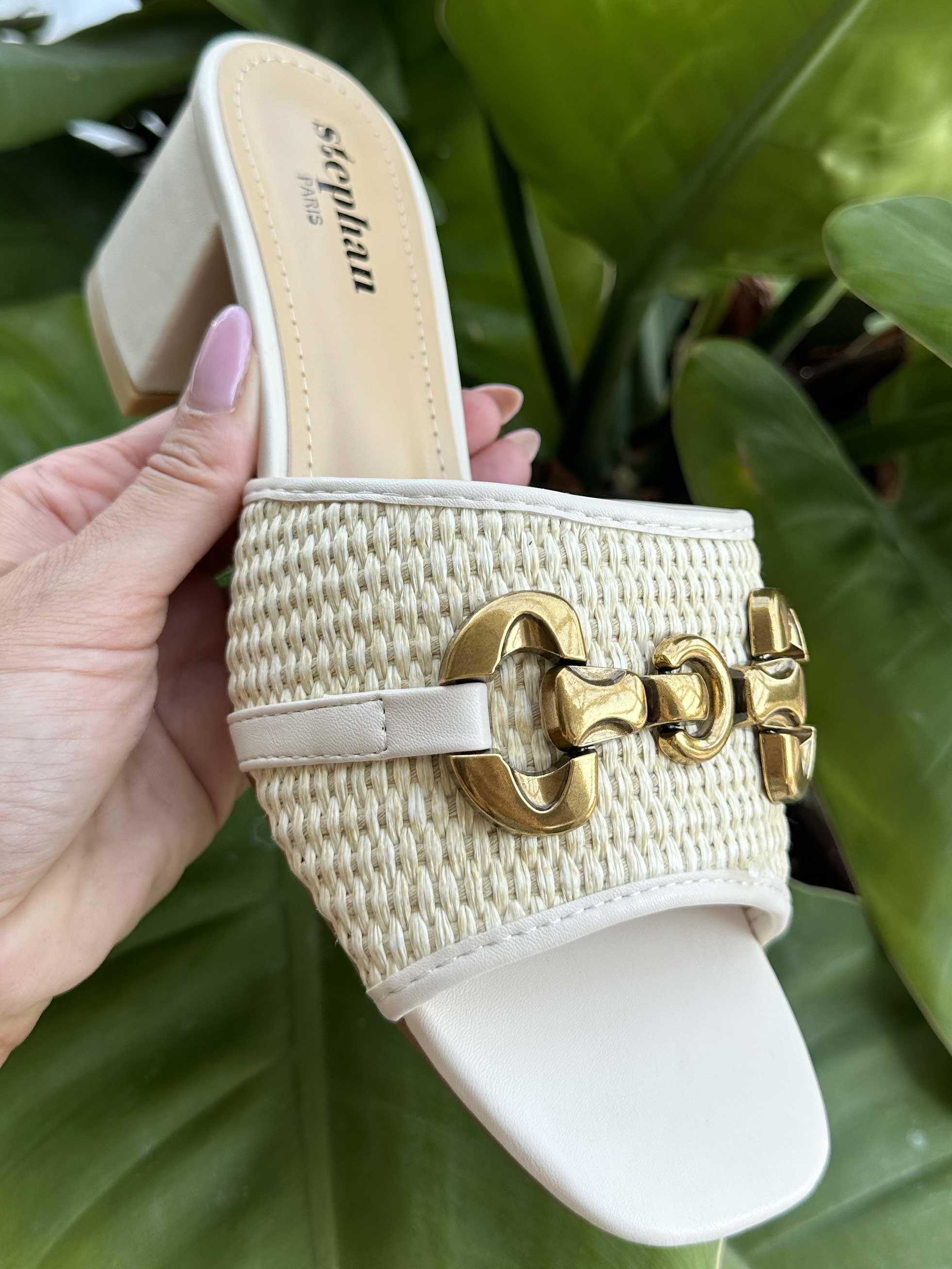 Lida - Söta sandaler med spänne och liten klack